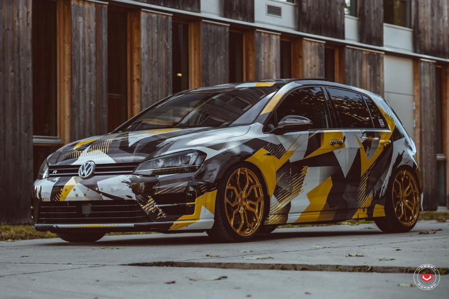  Volkswagen Golf R on Vossen Wheels (HC-3) 2017 года  (фото 18 из 36)